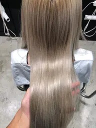 ハイトーン✨透明感抜群✨カット+ノーダメージブリーチカラー(ブリーチ1回)薬剤残留除去Tr付き