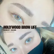 ハリウッドブロウリフト🇺🇸✖︎パリジェンヌラッシュリフト🇫🇷眉毛と睫毛の同時施術💫