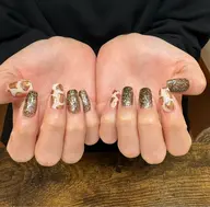 デザイン→持ち込みアート4本まで、 新規ジェルオフ無料/チップ、スカルプオフ場合は追加料金1000円