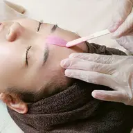 お顔のワックス脱毛(初回は炭酸パック付き♪)