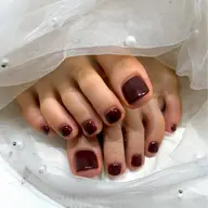 ジェルオフ無料💅フットワンカラー✨甘皮ケア込！