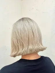 ☘️【2.3月特別価格‼️】 ☘️ホワイトブリーチ＋カラー＋カット＋補修TR