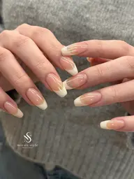 オフ有・フレンチネイル【クリアベース】