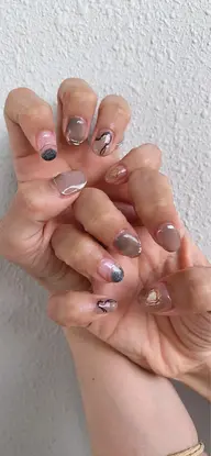 【オフ込】ハンドネイル✨フリーデザイン🌈¥4000​〜​（アートにより異なります）持ち込み可💕 他店オフの場合＋500円