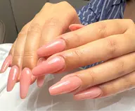 チップ放題+ ジェルでフォルム形成いたします。