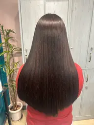 【🤍ダメージレスで自然なストレートに🤍】美革髪質改善縮毛矯正🌿✨+うる艶トリートメント付き🫧