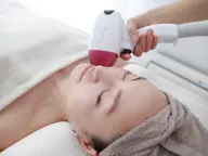 《女性》フェイス脱毛✨最新LED美容脱毛☆人気No.1 当てるたび美肌に✨光フェイシャル並みにキメも整う