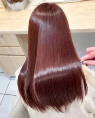 ♠️髪質改善ケアカラー♠️ クセが気になる方は初回縮毛矯正をオススメします（詳細を必ずお読み下さい）
