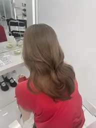 【💚ミニモ学割💚】U24🌼全体カット➕🎀艶感ケアプレミアムカラー🎀➕✨️超音波トリートメント✨️