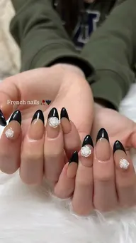 ベースカラーありフレンチ🥀