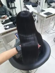 【癖を伸ばしたい方🪄10~20代限定!!】うる艶縮毛矯正+高保湿シルクTR付🫧✨️