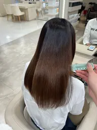 【癖や広がりでお悩みの方必見👀】✨美髪縮毛矯正✨+トリートメント