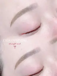 アイブロウスタイリング