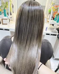 【透明感のある色味🫧】ダメージレス透明感🎶イルミナカラー✨