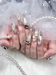 🎀長さ出し10本＋ワンホンデザイン🎀【オフあり ケア込み】