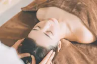 【筋膜ヘッドスパ】頭痛や首肩の疲れに😮‍💨首＋デコルテ＋腕 付き 50分(仰向けのみメイク崩れ心配なし◎)