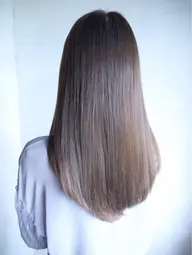 【ツヤツヤストレートに✨】縮毛orコスメストレート＋集中ケアトリートメント🫧  学生さん大歓迎！