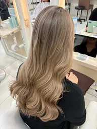 ☀️🌈【似合わせカット+艶カラー＋メンテナンストリートメント】🌈☀️