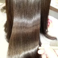 ツヤ重視縮毛矯正＋潤いトリートメント