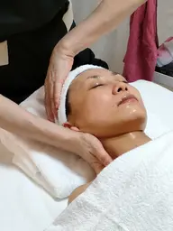 【初回限定】フェイシャルトリートメント 60分　✨角質ケア＆リンパケア＆保湿ケア　デコルテマッサージ有り