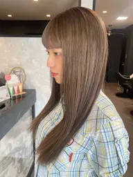 お顔周り毛先カット＋艶カラー¥6600​〜​