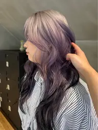 【10代〜22歳限定❗️】【初めてのブリーチの方、地毛から初めてカラーをする方】ケアブリーチで艶髪ハイトーン作ります✨