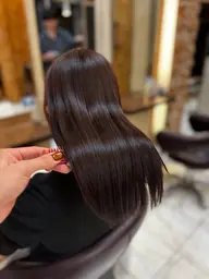 【✨今大人気の！？✨】💦湿気に負けない限定クーポン🉐【NEW 髪質改善】カット＋酸性ストレートフォルムメイク☆