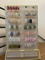 【ジェルオフがない方】色変更OK♪サンプルBアート