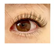 オフ込み、上まつ毛時間内フラットラッシュつけ放題⭐︎120分コース（退店までのお時間です。）150​〜​200本向け