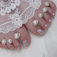 ミニモ限定♡ 初回3回まで使用可能!!フットnail ̖́- ちゅるんとうる艶ワンカラー♡キラキラなラメカラー♡