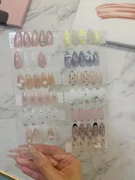 【人気No.2🫶🏻】長さ出し10本+選べるガーリー定額デザイン❤️※カラー変更・パーツ位置変更🆗