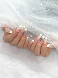 フレンチ︎.グラデーション💕︎パーツ持ち込み🙆🏻‍♀️オフ600円🫧