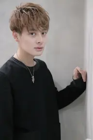 眉カット＋似合わせカット+ケアブリーチ+ケアカラー（スタイリング込み）✨