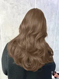 期間限定🩵全体カット🤍➕艶カラー➕表面コーティングトリートメント➕コテ巻き🫧