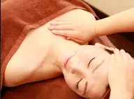 デコルテ＆お顔のマッサージ