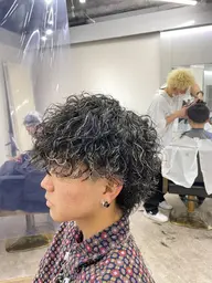 ⭐️最安値⭐️ハイライトパーマ緊急募集⭐️メンズカット、パーマ、トリートメントがついてます!