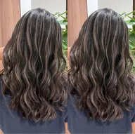 【19時以降限定】白髪ぼかしハイライト《ケアブリーチ＋ワンカラー》※詳細をご覧下さい