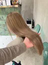 【限定価格】✨ブリーチカラー+トリートメント💞ダメージオフブリーチあります🫶🏻スタイリング料金込み🙆🏼‍♀️✨