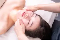 小顔も肩コリも◎《小顔&整体コルギ&カッサ》50分