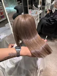 前髪カット+ブリーチ+カラー