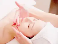 【なりたい肌MENU】シミ・そばかすのない肌ブライトニングコース初回5500円