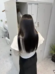 【insta映え・うる艶】ツヤ髪ストレート+小顔カット❄️