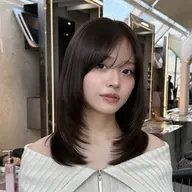 🚨外ハネが好きな人必見🚨ミディアムレイヤーカット＋超音波トリートメント🫧🥣ミディアム レイヤー ボブ