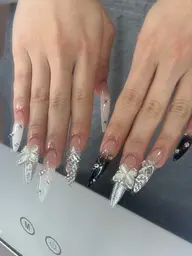 ロングネイル長さ出し/やり放題/パーツ込み/他店オフ込み