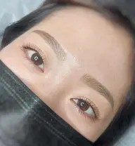 初回>>【美眉&ぱっちりeye】ダメージレスラッシュリフト&アイブロウスタイリング