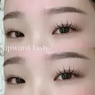 アップワードラッシュ120本🩰下がりまつげで目元が影になってしまう方におすすめ！！