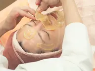 『顔脱毛＆古い角質除去』一度で結果✨の天然つや玉WAXでやさしく古い角質や毛穴の汚れを瞬間☆除去！ 産毛の脱毛にも◎