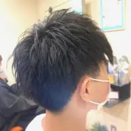 カット ✄ + シャンプー 🫧 + ヘッドスパ 💆‍♀️ (8分)