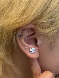 【大人気耳つぼジュエリー💎】6粒￥2750でご案内です❕