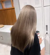 【ミニモ学割🌸】ブリーチカラー＋カット＋ウル艶トリートメント✨